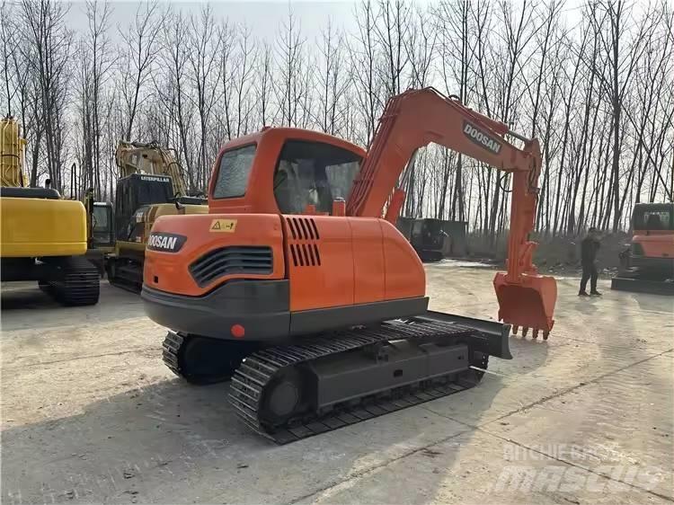 Doosan DX75 Bandgrävare