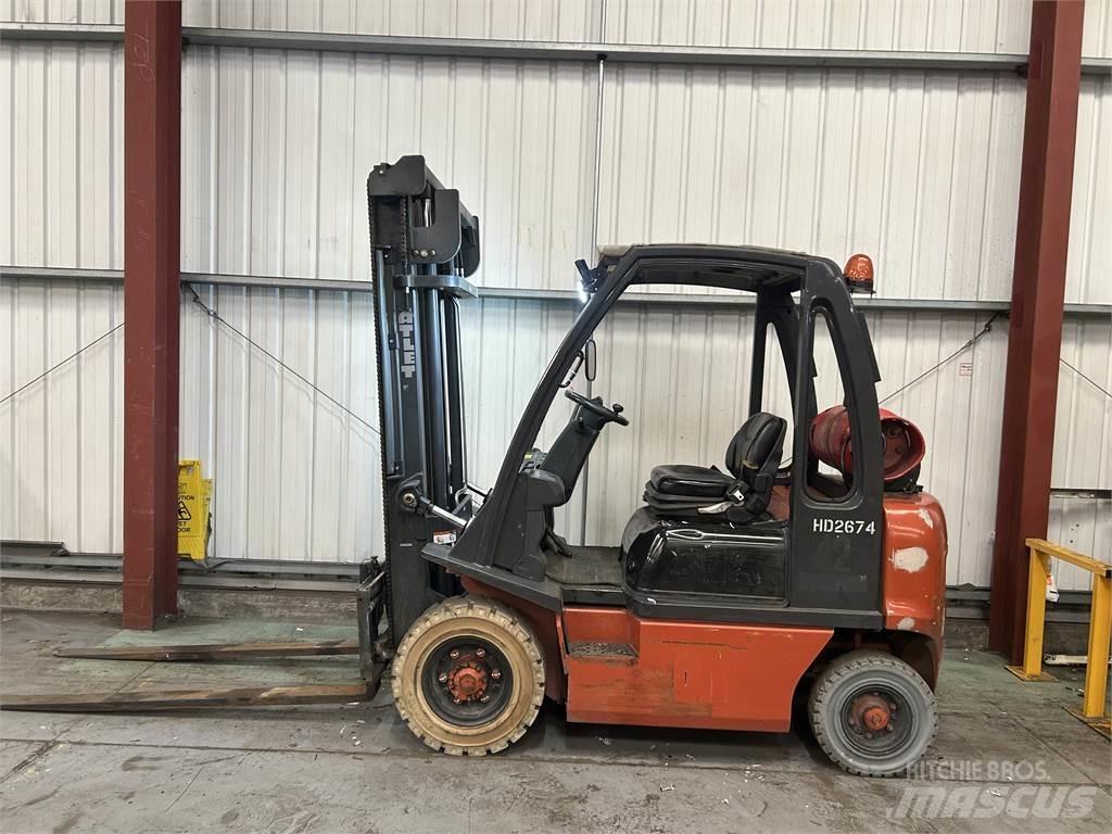 Nissan UD02A20PQ Gasolmotviktstruckar