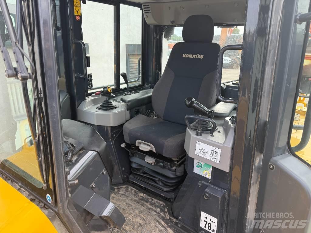 Komatsu D 71P Xi-24 Bandschaktare