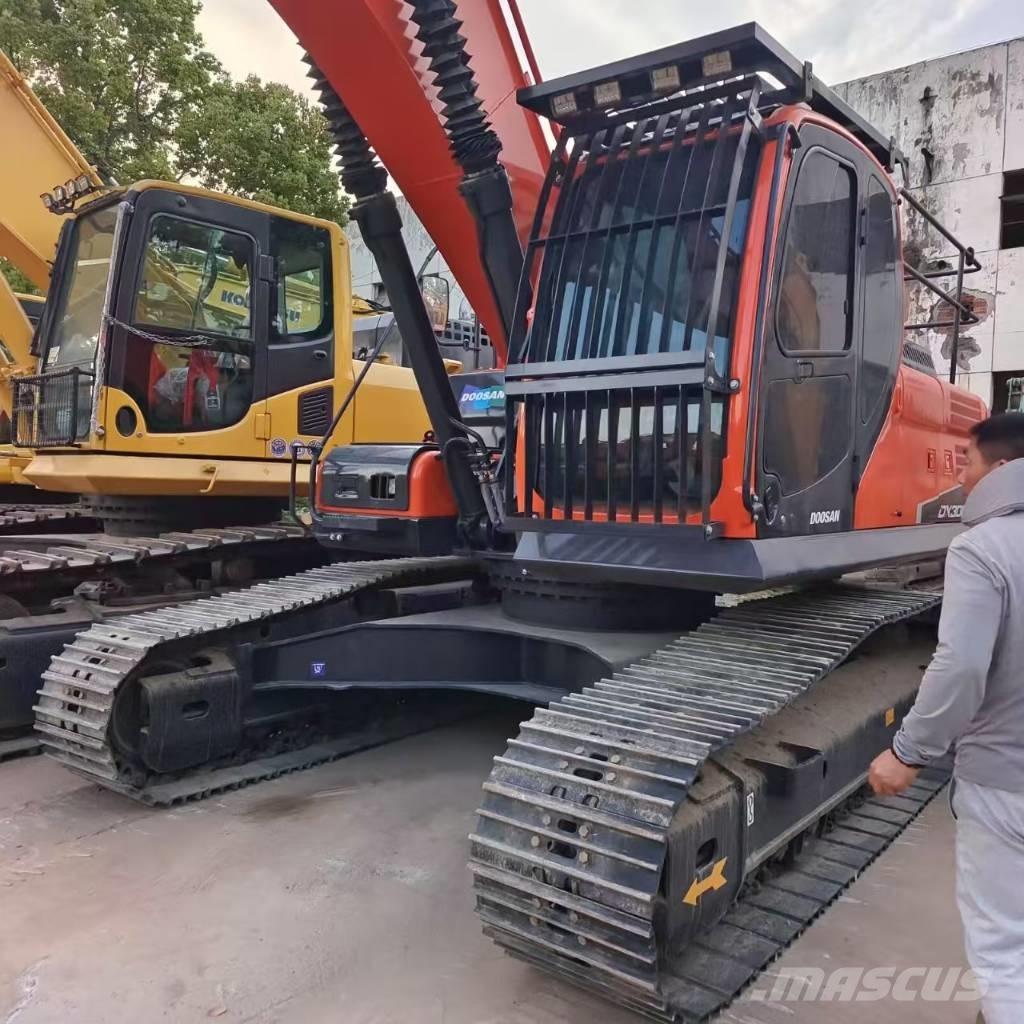 Doosan DX 300 LC Bandgrävare