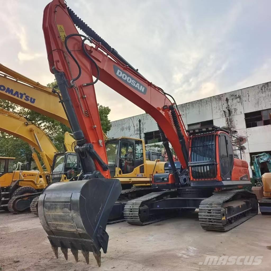 Doosan DX 300 LC Bandgrävare