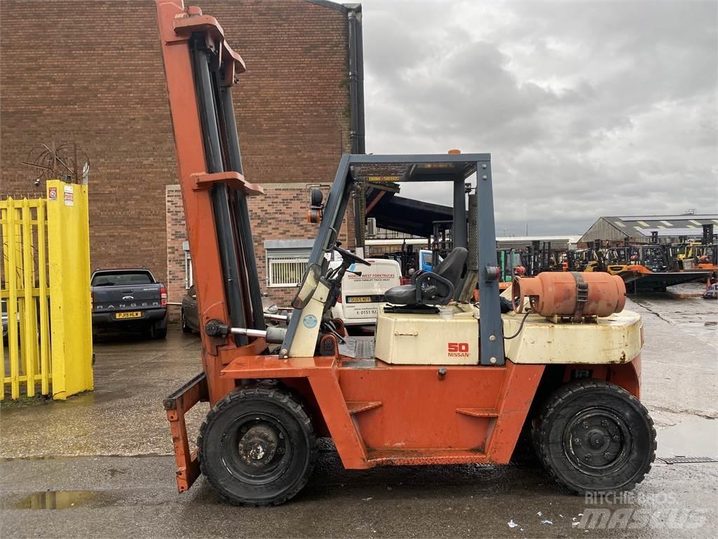 Nissan BF05H50U Dieselmotviktstruckar