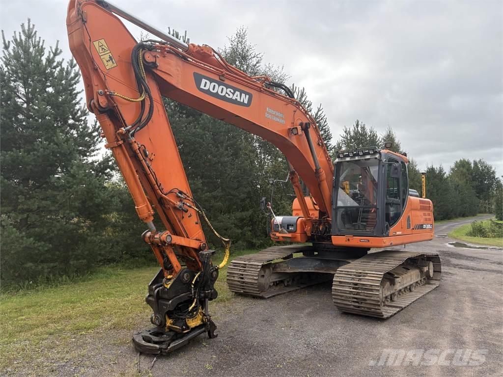 Doosan DX225LC-3 Bandgrävare