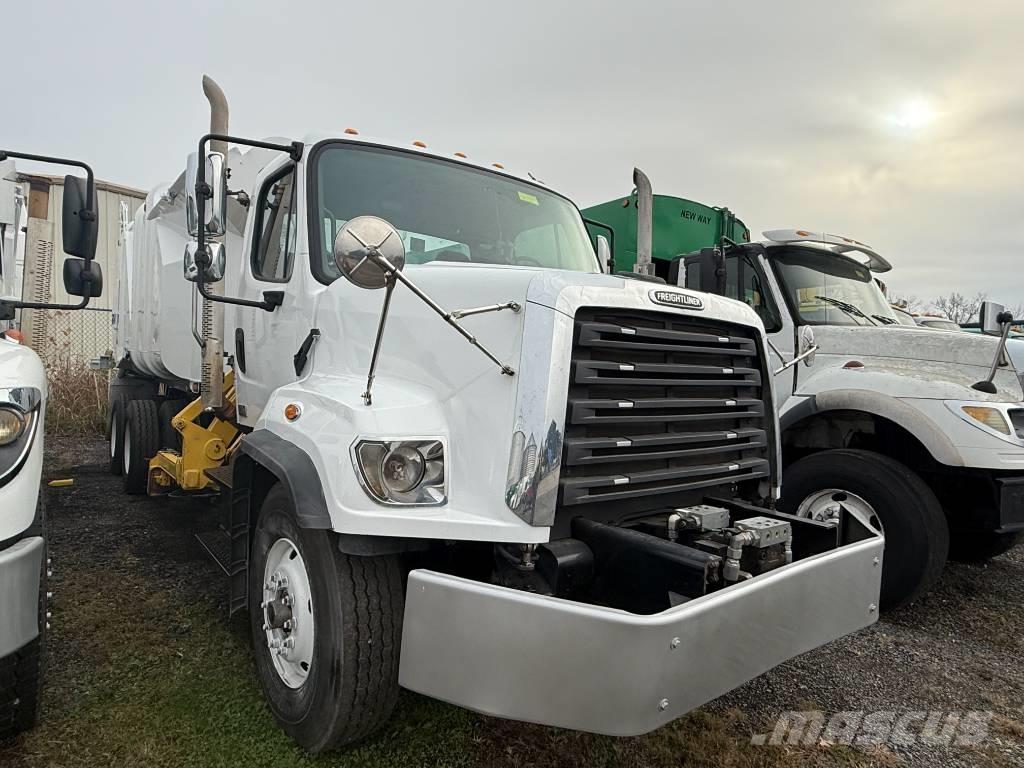 Freightliner 108SD Sopbilar
