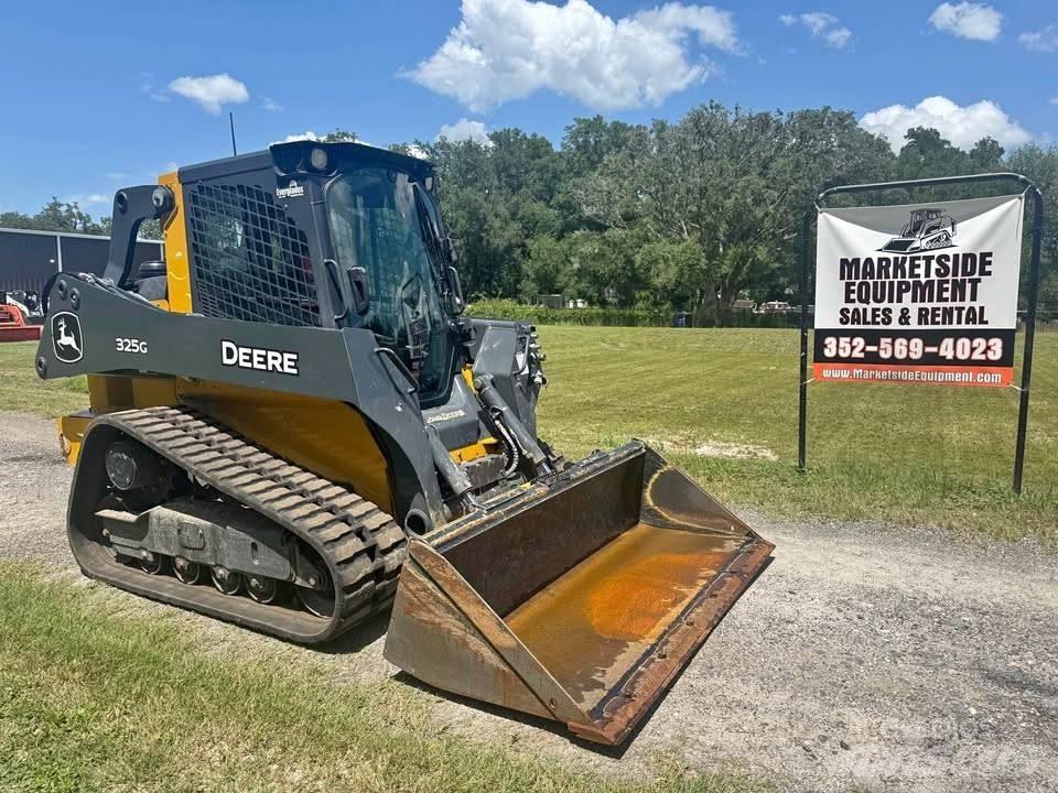 John Deere 325 Skid steer loaders