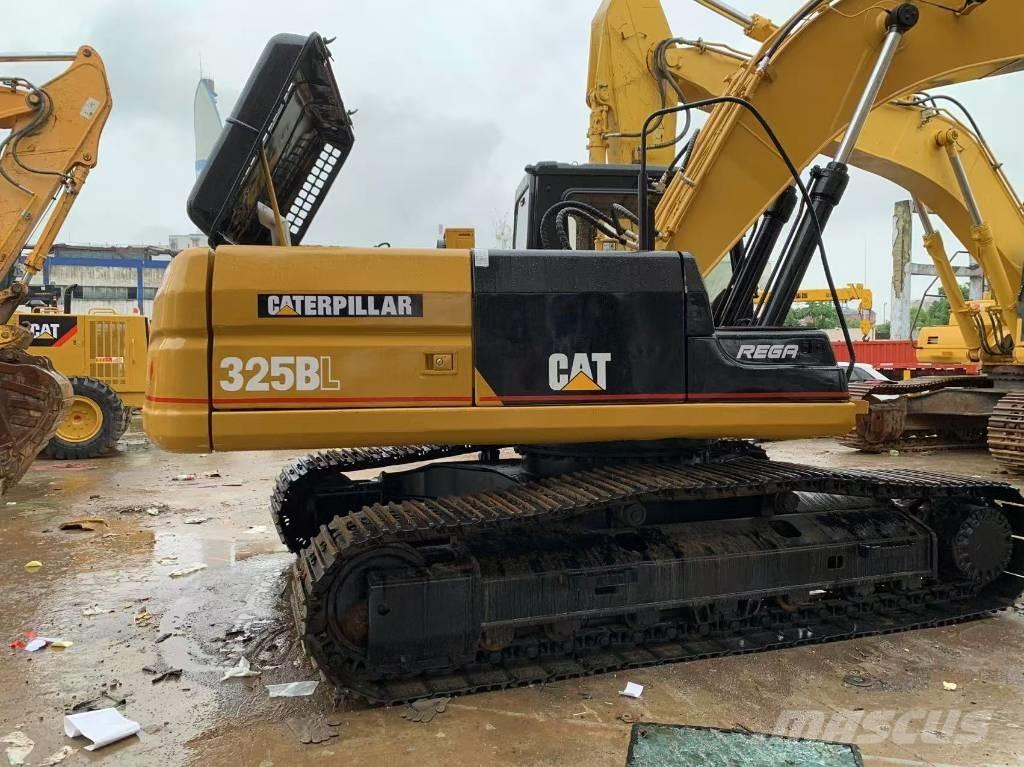 CAT 325 B L Bandgrävare