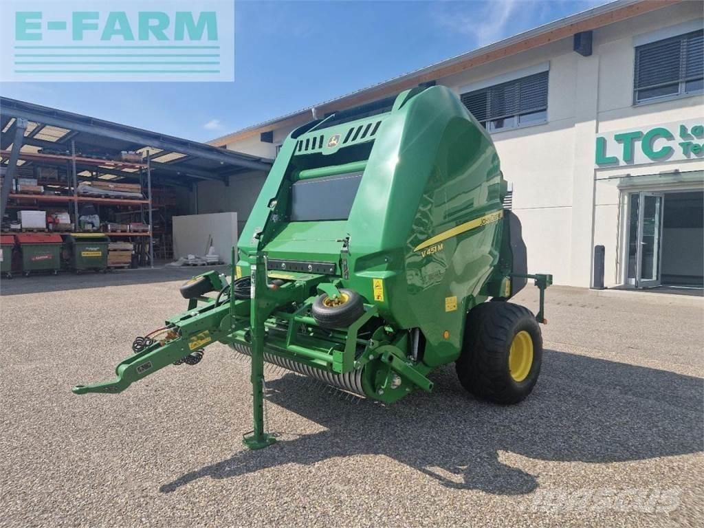 John Deere V451M Fyrkantspressar