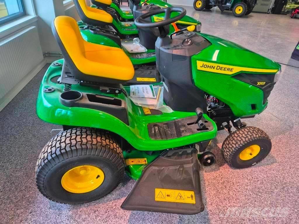 John Deere X 107 Åkgräsklippare