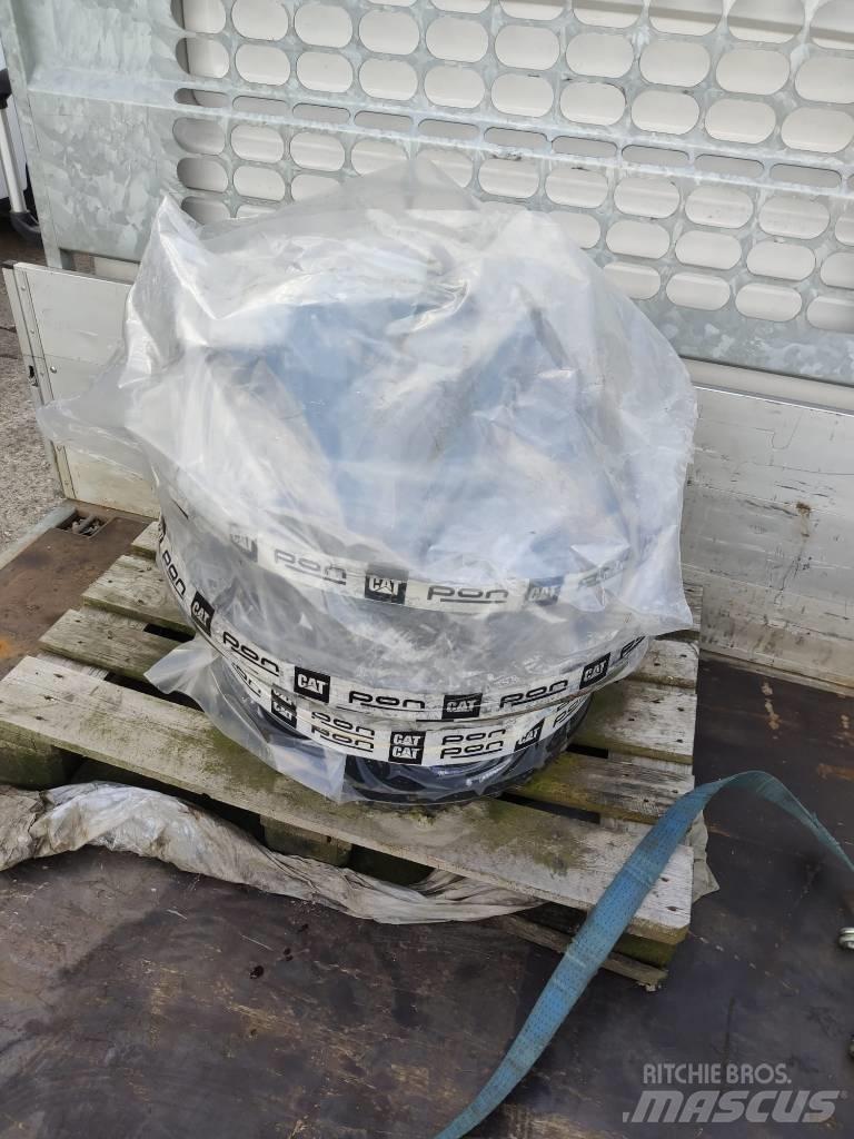 CAT 390 F Band, kedjor och underreden
