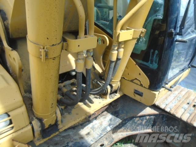 CAT 330 D L Bandgrävare