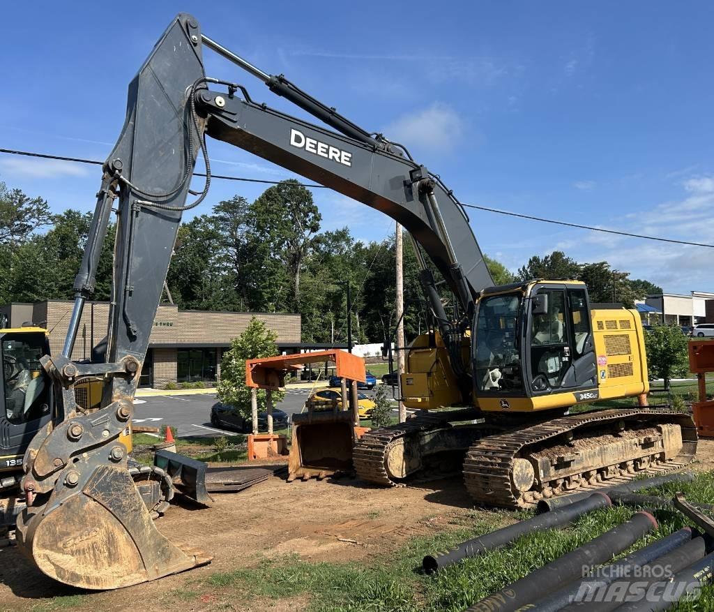 DEERE 345G LC Bandgrävare