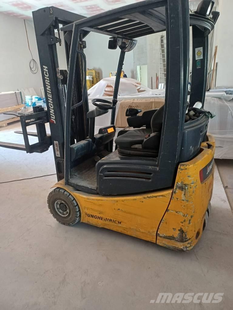 Jungheinrich EFG215 Elmotviktstruckar