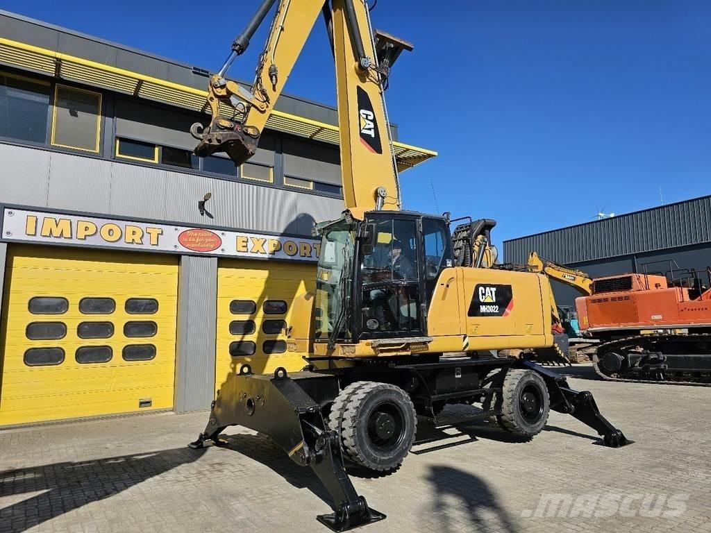 CAT MH 3022 Hjulgrävare