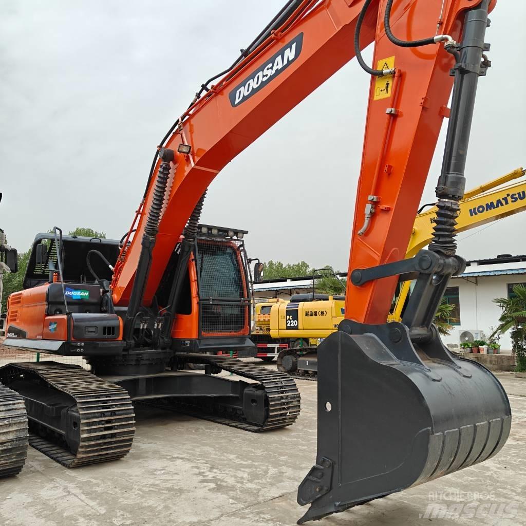 Doosan 225-9C Bandgrävare