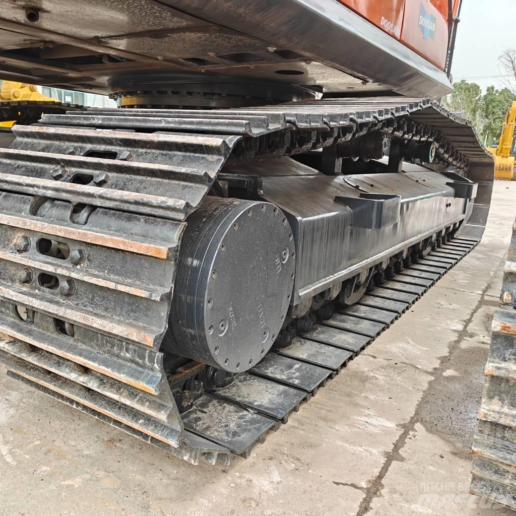 Doosan 225-9C Bandgrävare