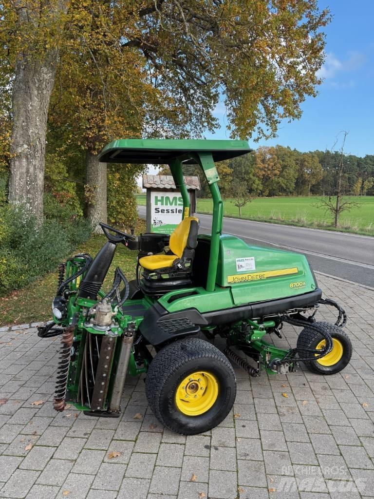 John Deere 8700 A Fairway-gräsklippare
