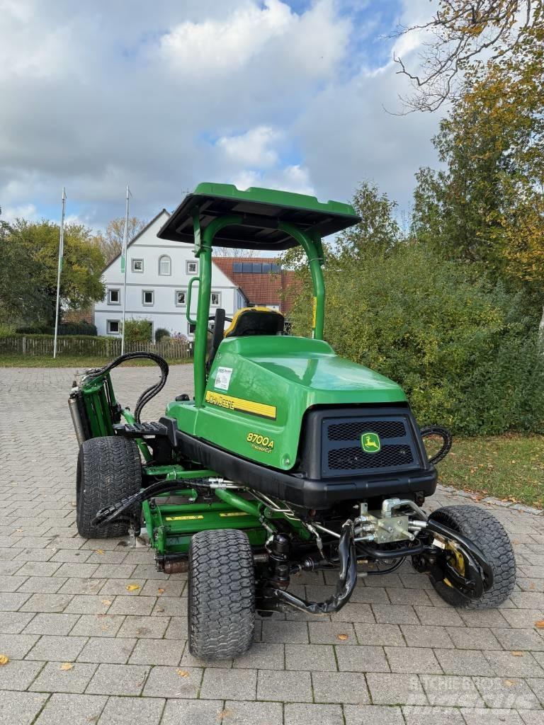 John Deere 8700 A Fairway-gräsklippare