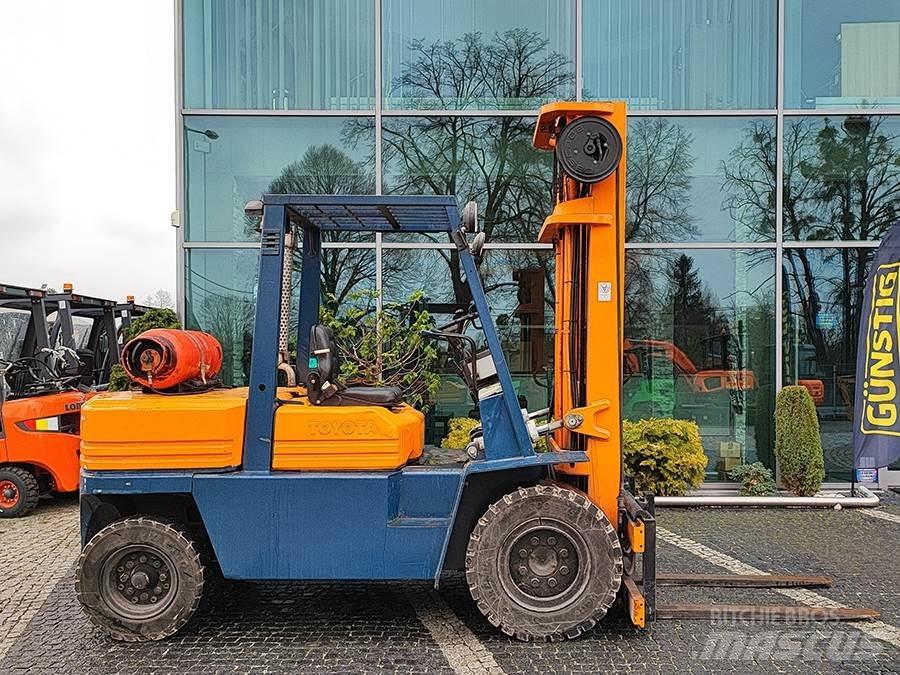 Toyota 02-5FG40 Gasolmotviktstruckar