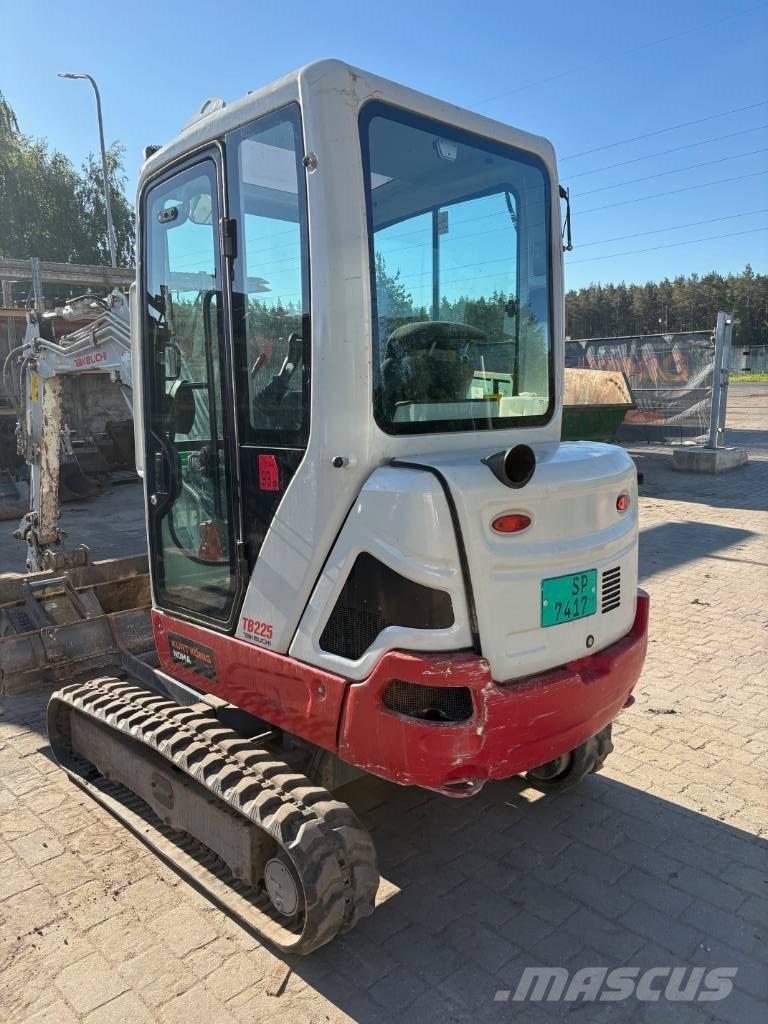 Takeuchi TB 225 Minigrävare < 7t