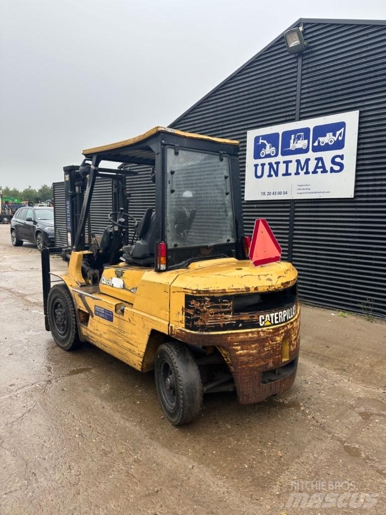 CAT DP 40 Dieselmotviktstruckar