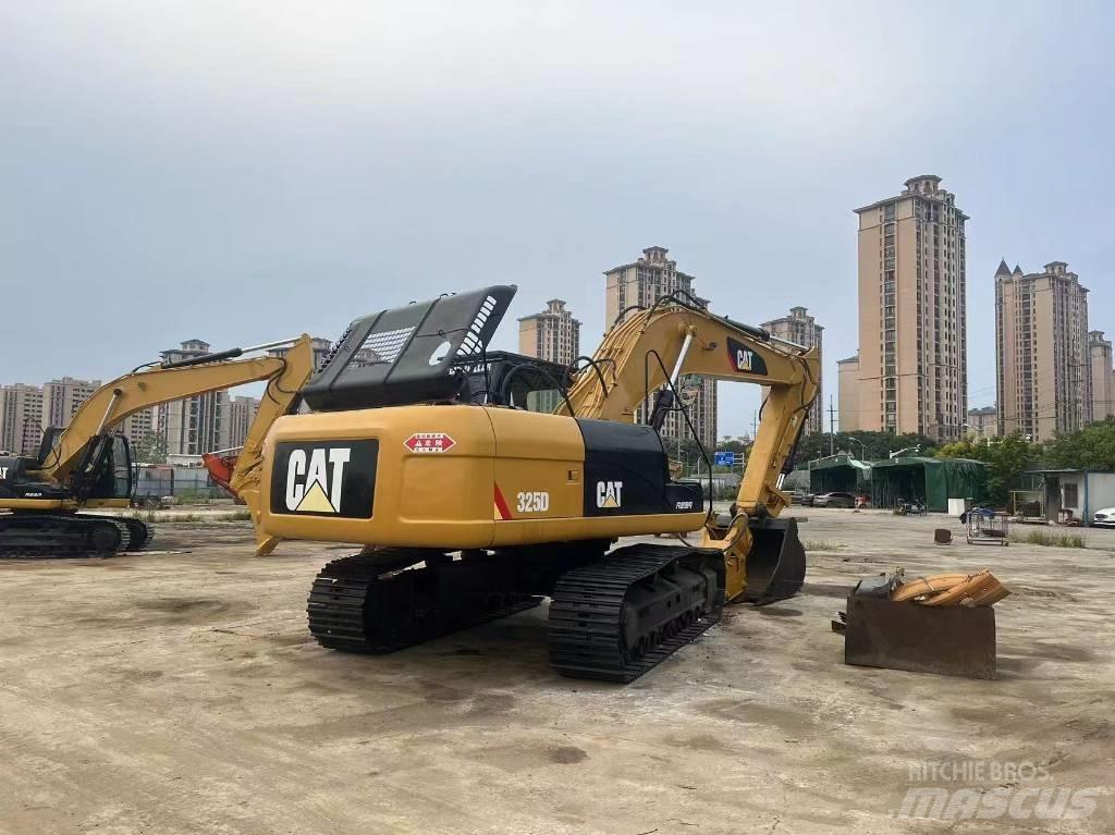CAT 325D Bandgrävare