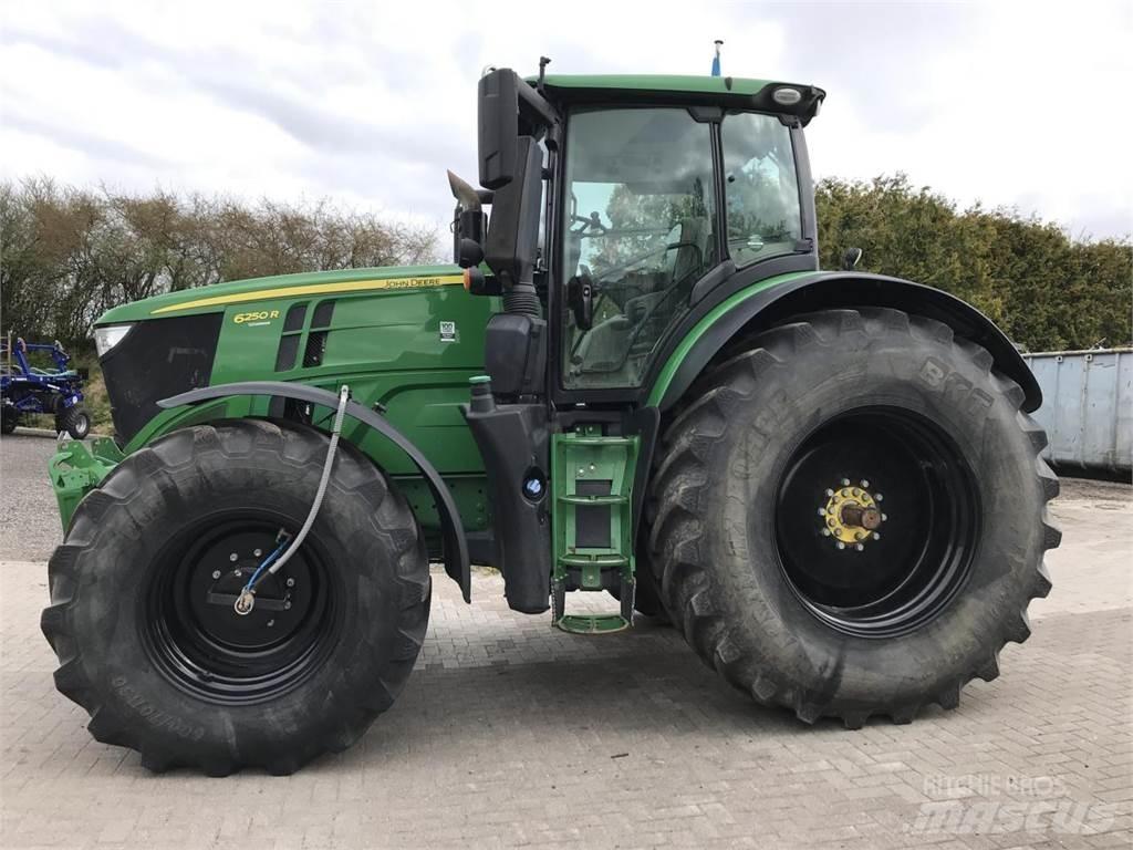 John Deere 6250R Traktorer