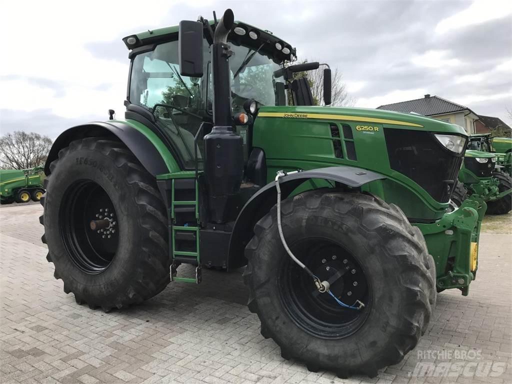 John Deere 6250R Traktorer