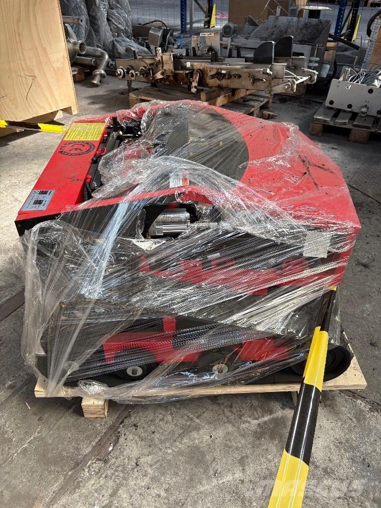 Nicolas HB800 Monterade och påhängda gräsklippare