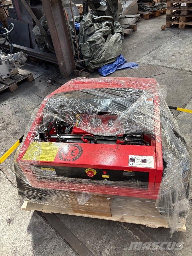 Nicolas HB800 Monterade och påhängda gräsklippare