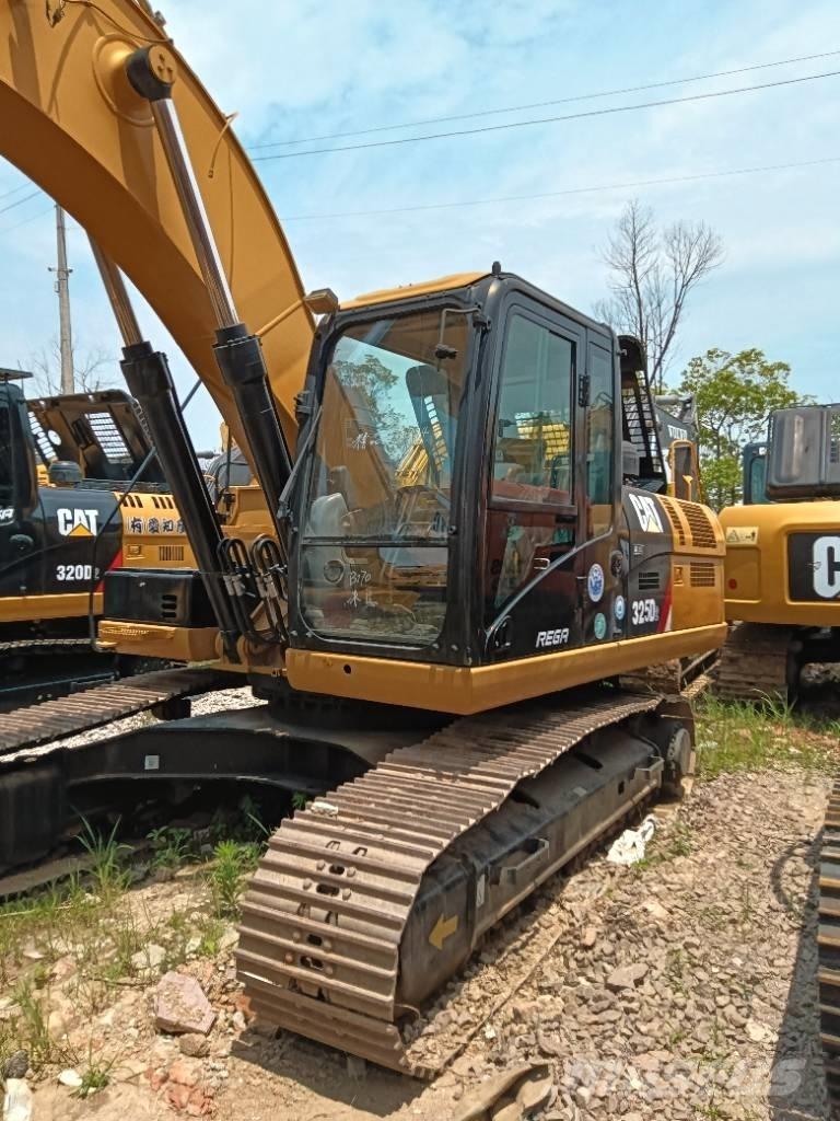 CAT 325 D Bandgrävare