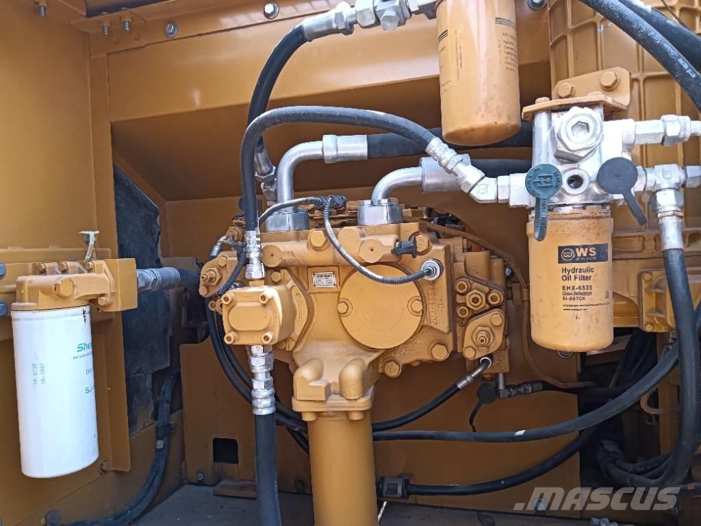 CAT 325 D Bandgrävare