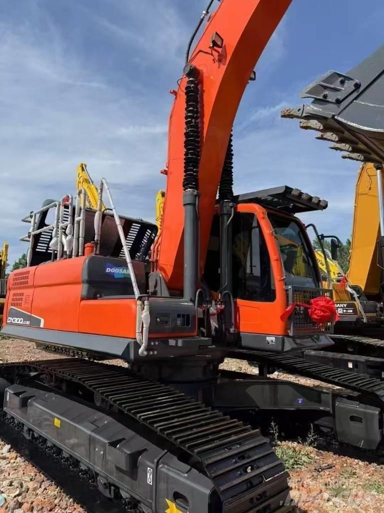 Doosan DX300LC-9C Bandgrävare