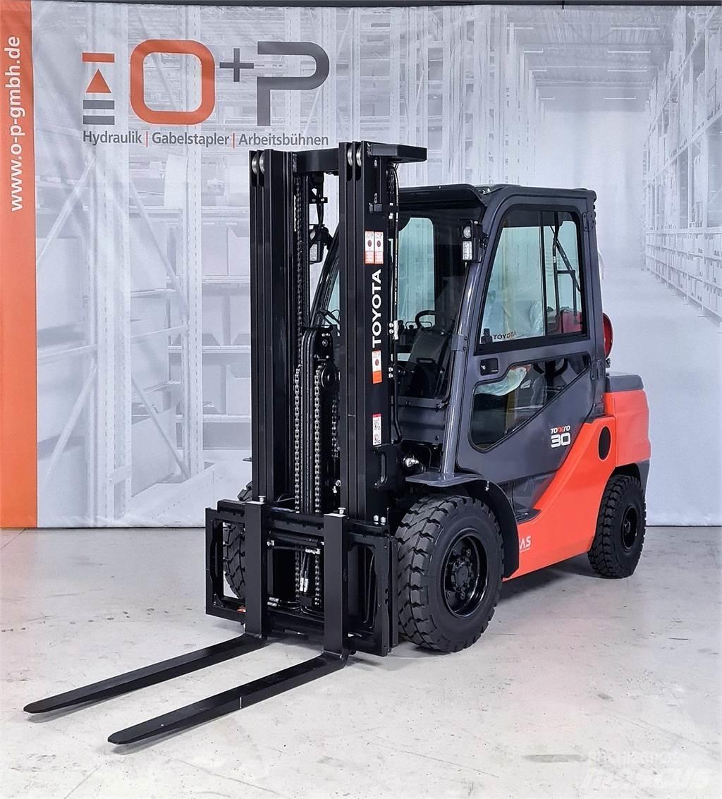 Toyota 02-8FGF30 Gasolmotviktstruckar
