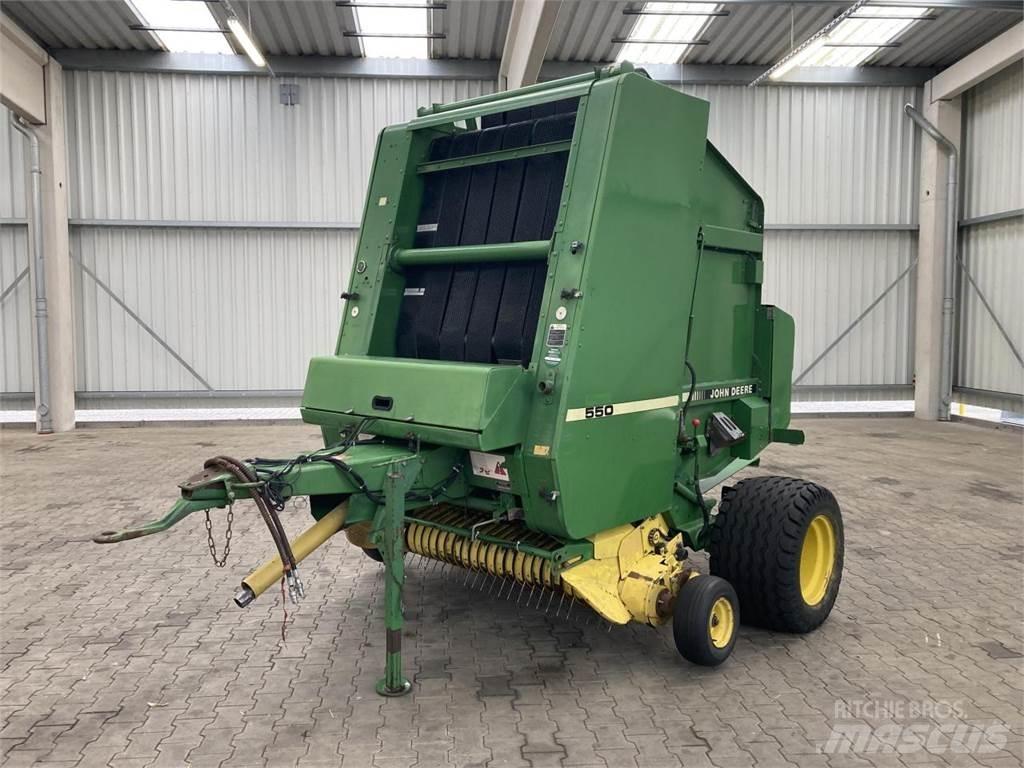 John Deere 550 Rundbalspressar