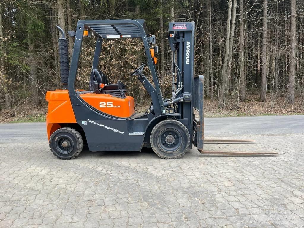 Doosan D 25 GP Dieselmotviktstruckar