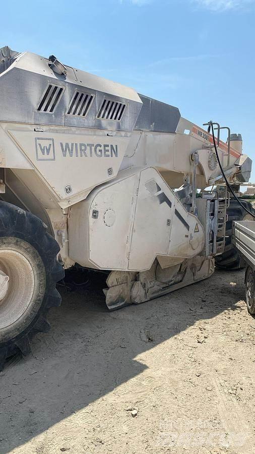 Wirtgen WR250i Återvinningsmaskiner för asfalt
