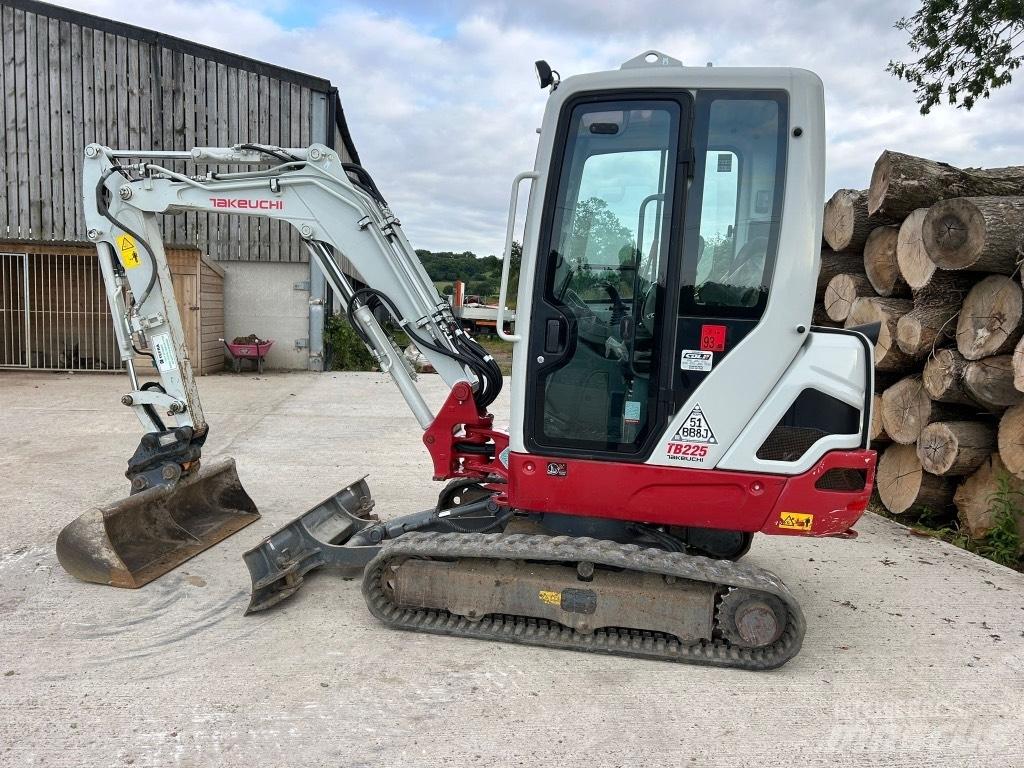 Takeuchi TB 225 Minigrävare < 7t
