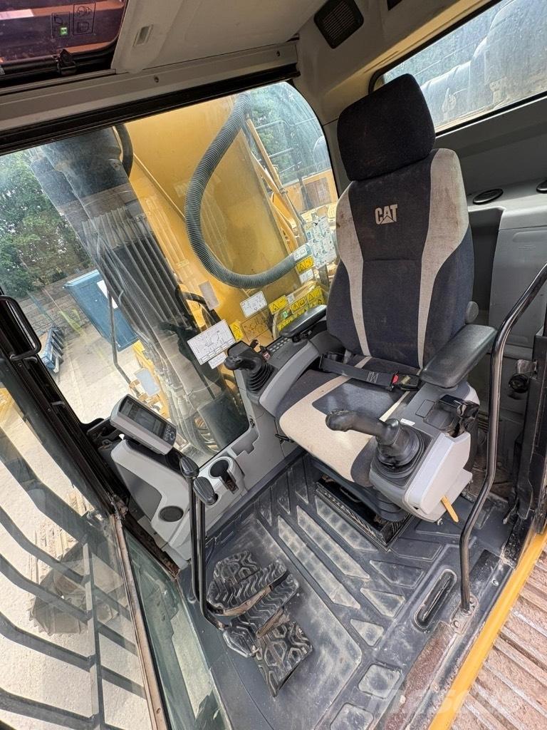 CAT 336 F L Bandgrävare