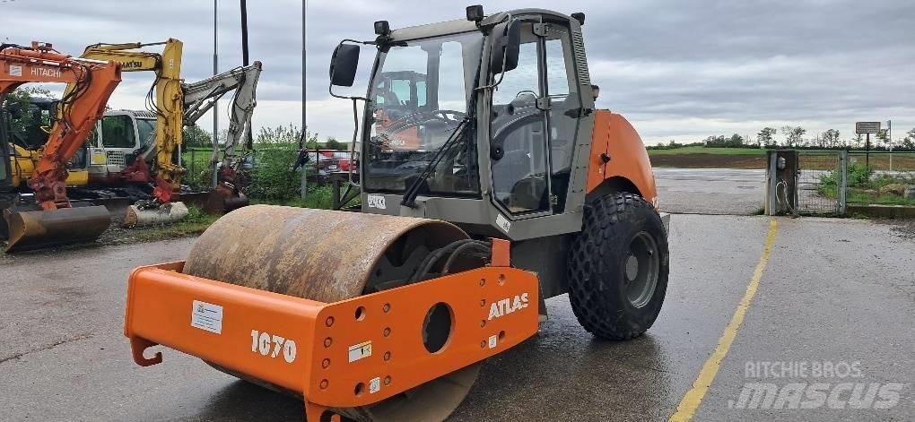 Atlas 1070 Jordkompaktorer