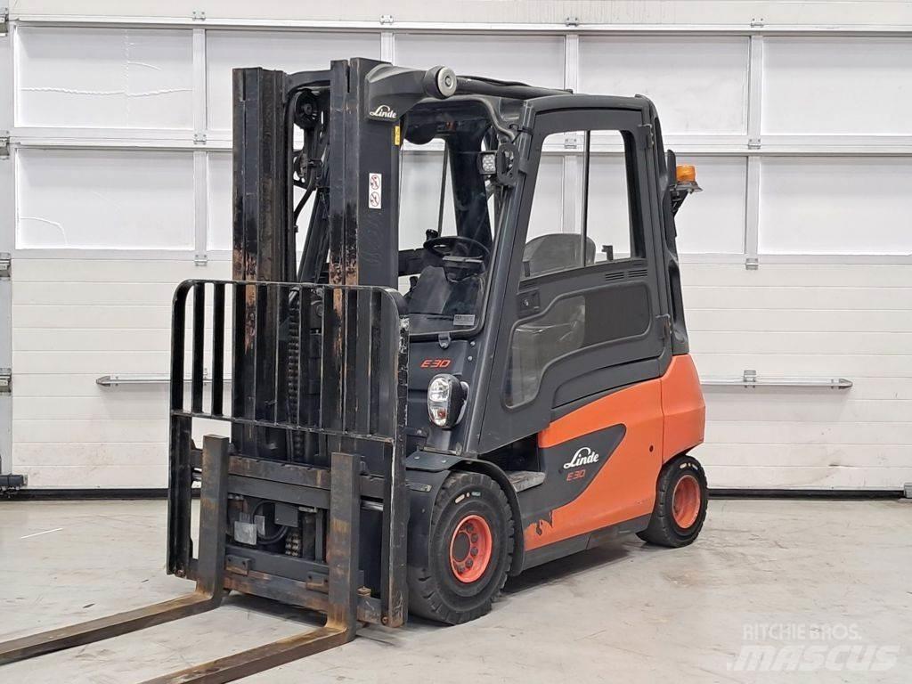 Linde E30-01 Elmotviktstruckar