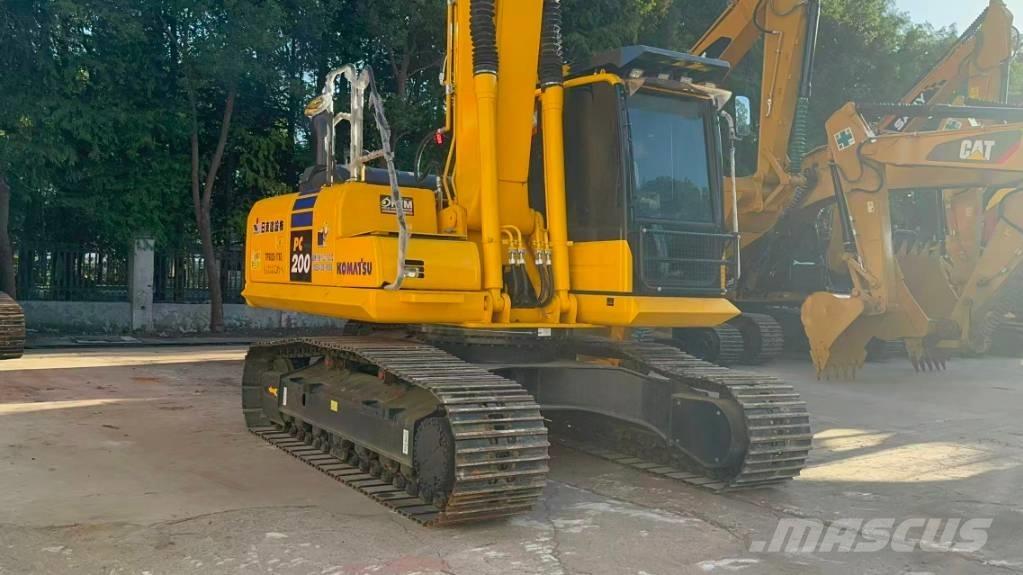 Komatsu PC 200-8N1 Amfibiska grävmaskiner