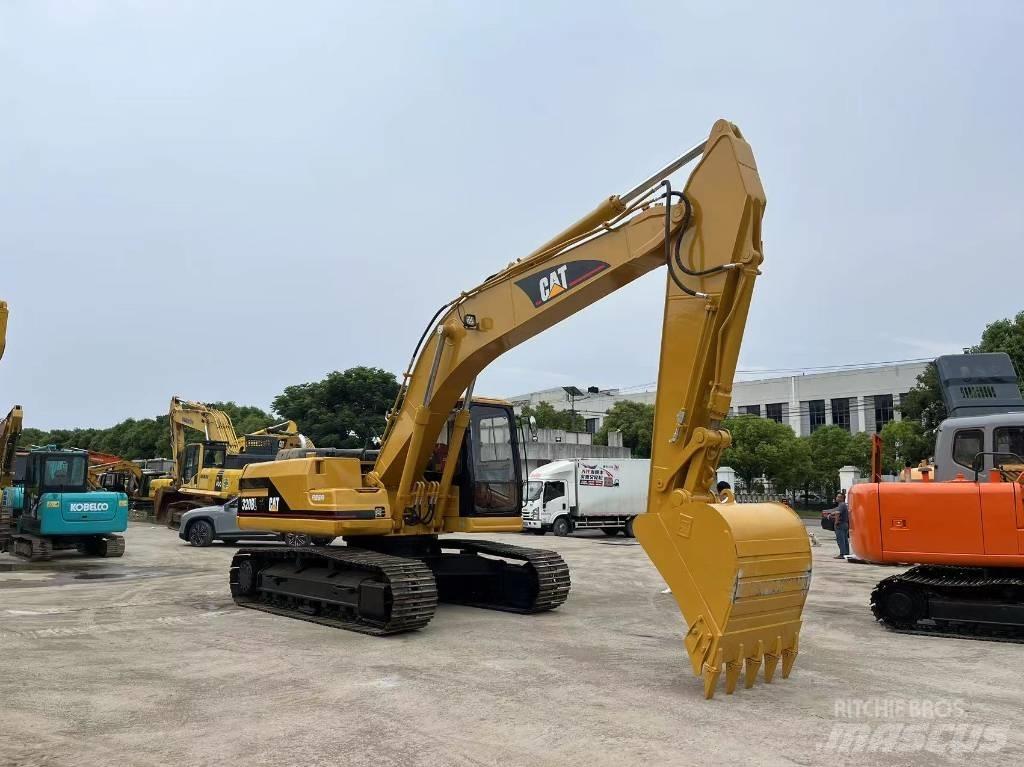 CAT 320 B L Bandgrävare