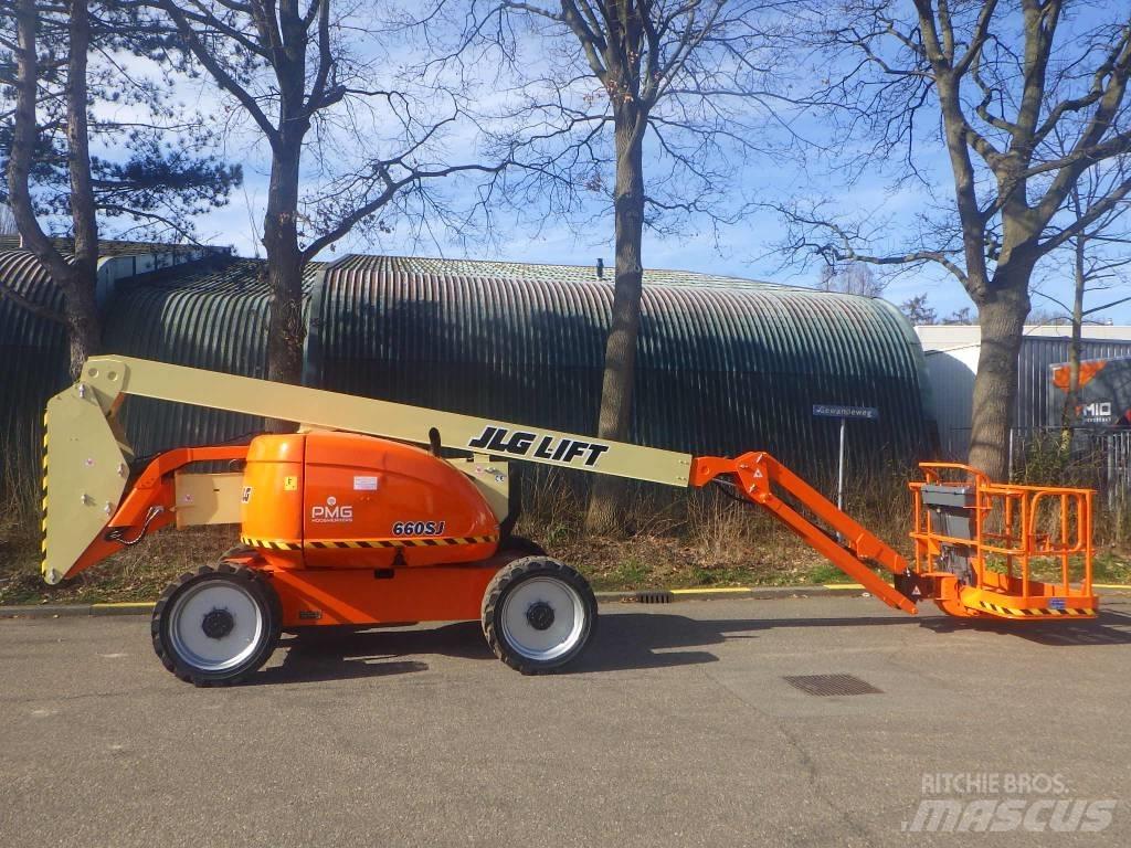 JLG 600AJ Bomliftar