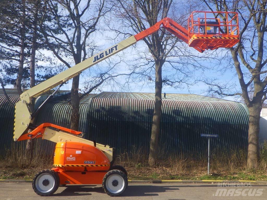 JLG 600AJ Bomliftar