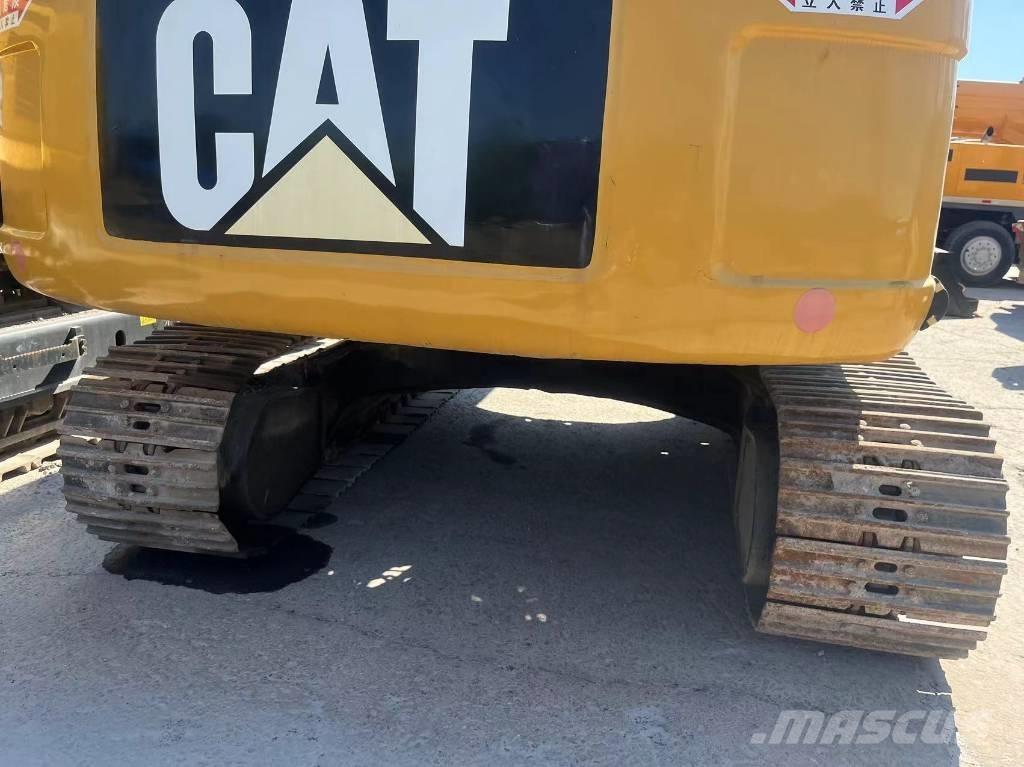 CAT 323 D L Bandgrävare