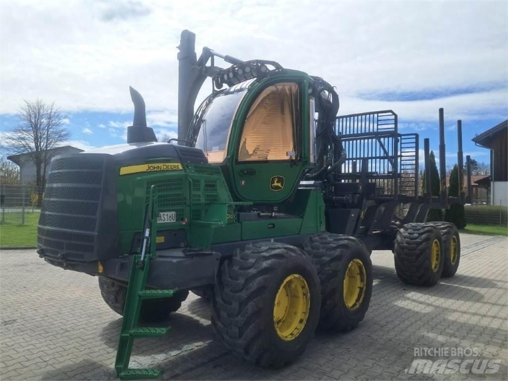 John Deere 1210 G Skotare