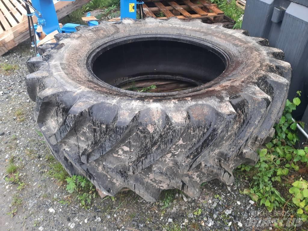 BKT 580/70R38 Däck, hjul och fälgar