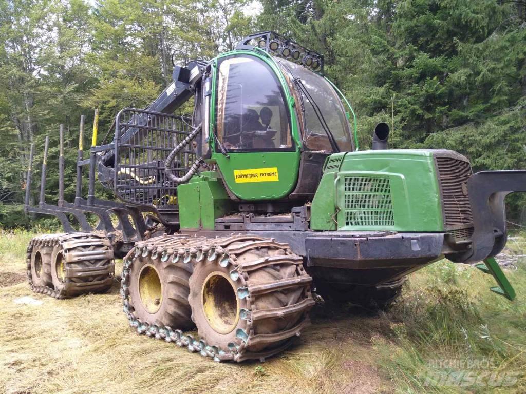 John Deere 810 E Skotare
