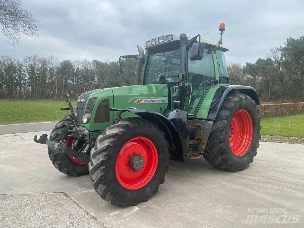 Fendt 716 Traktorer