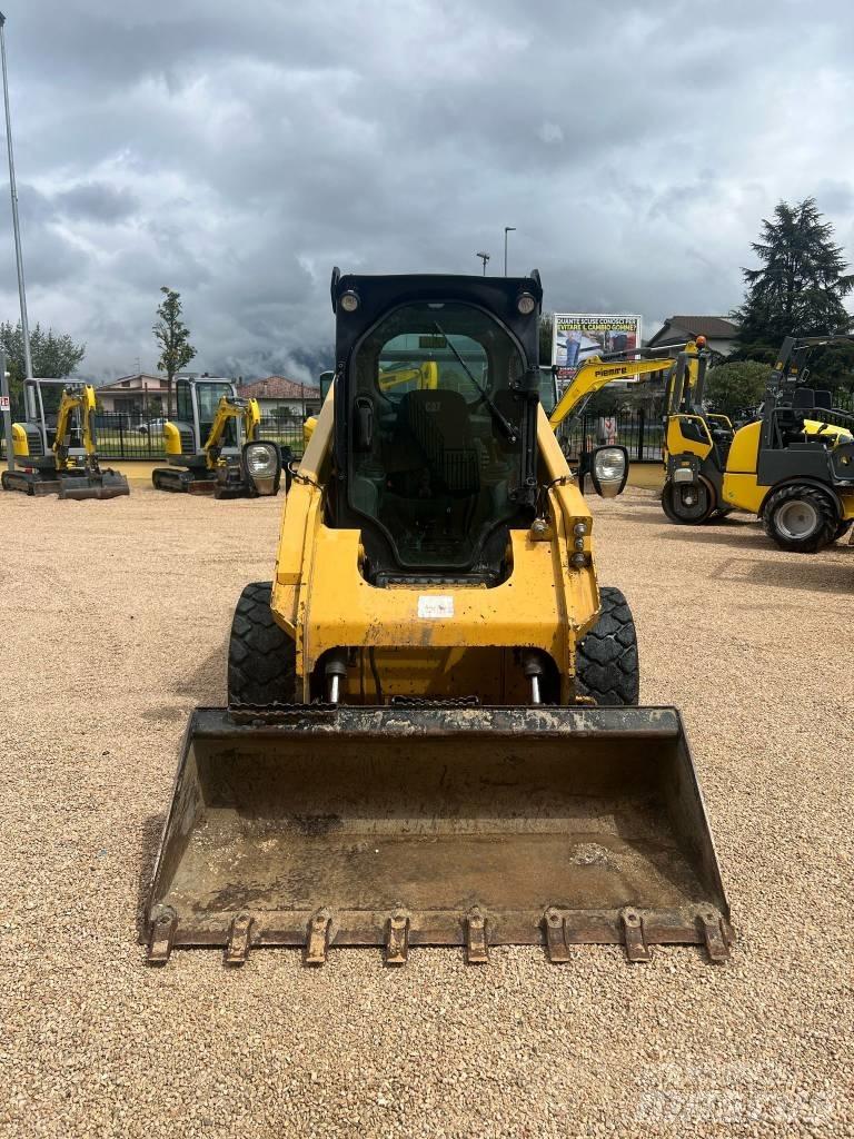 CAT 262 D Kompaktlastare